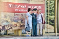 Kriegsveteran vor dem Stalingrader Kriegsmuseum