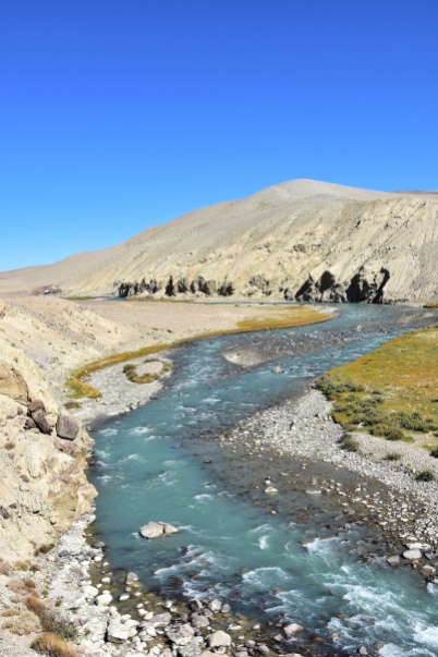 Grenzfluss zwischen Tadschikistan und Afghanistan