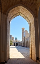 Kalon Moschee, die ganzen Touristengruppen ausgeblendet